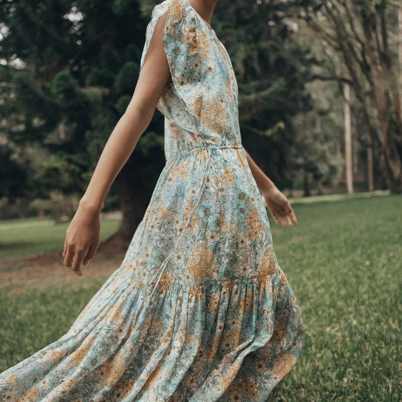 Floral Printed V-Neck Maxi Dress