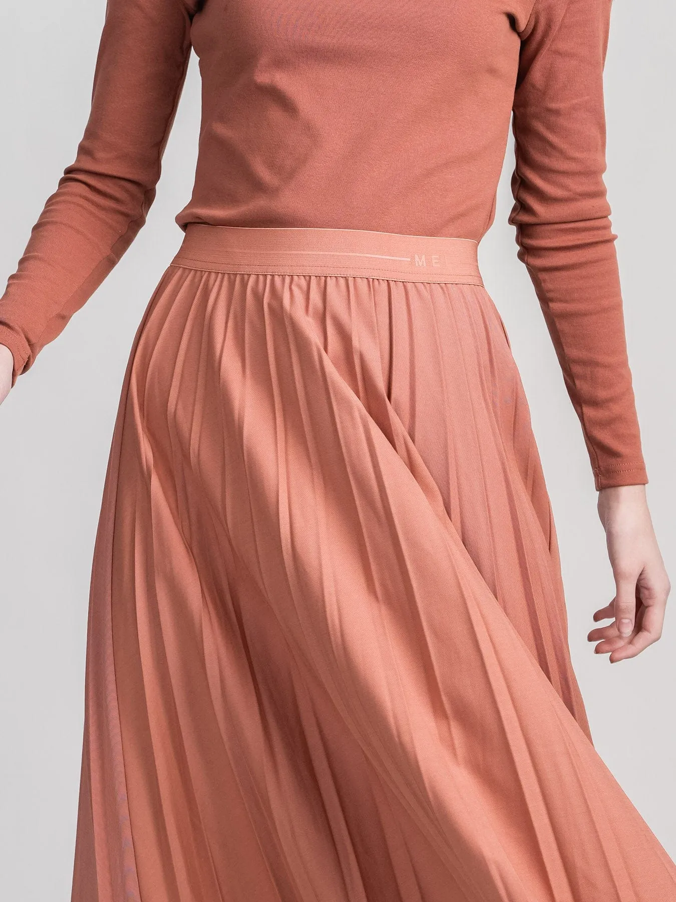 PLEATED SKIRT 37"-SALMON