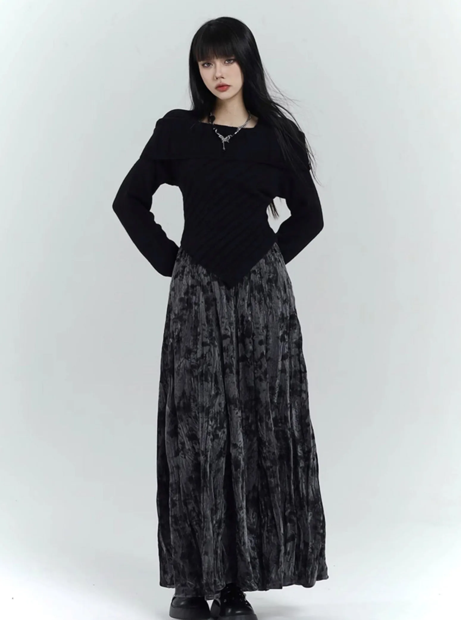 Pleated Texture Velvet Skirt